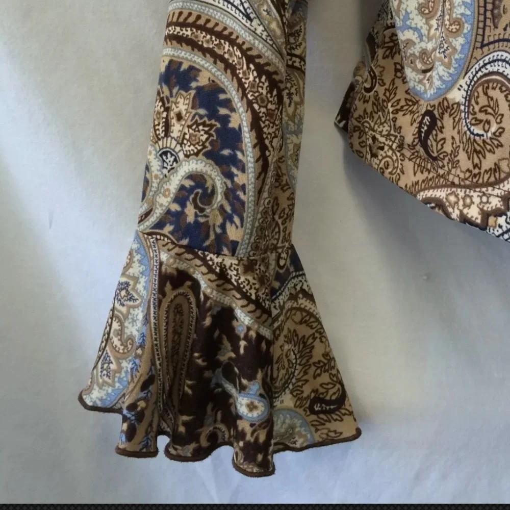 NALLY & MILLIE Blouse Boho V Neck Stretchy Crossover Paisley Brown